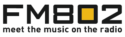 FM802